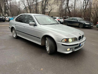 BMW 5 Series foto 3