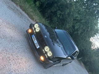 BMW 5 Series foto 1