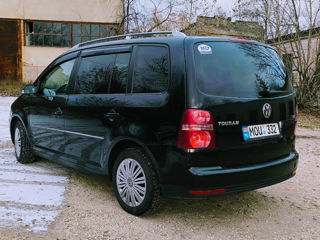 Volkswagen Touran foto 3