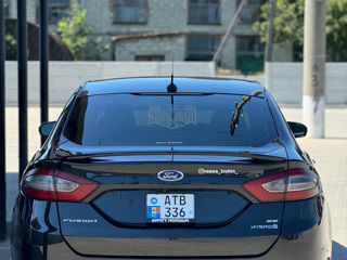 Ford Fusion foto 3