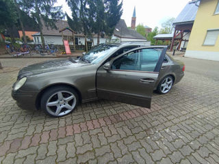 Mercedes E-Class foto 2