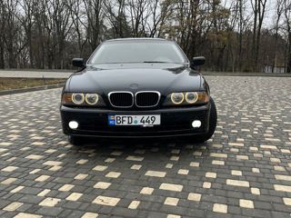 BMW 5 Series foto 2