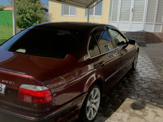 BMW 5 Series foto 5