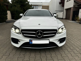 Mercedes E-Class foto 2