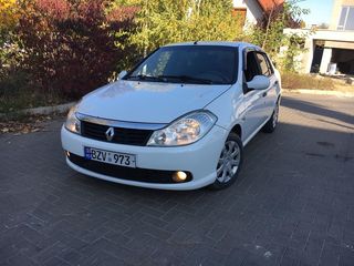 Renault Clio Symbol foto 4