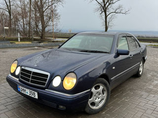 Mercedes E-Class foto 8