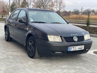 Volkswagen Bora foto 2