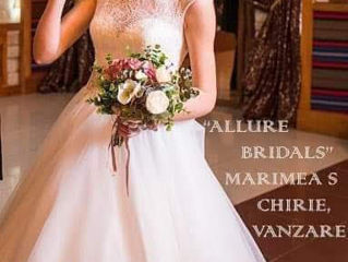 Allure Bridals marimea S-M foto 4