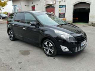 Renault Grand Scenic foto 2