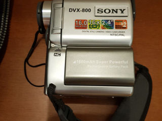Цифровая видеокамера Sony DVX-800 foto 2