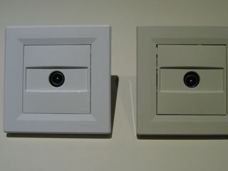 Продам TV-розетки schneider electric под антенный телевизионный штекер 3шт foto 0