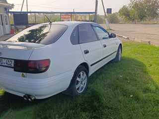 Toyota Carina foto 3