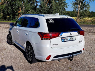 Mitsubishi Outlander foto 2