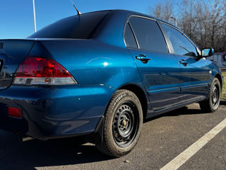 Mitsubishi Lancer foto 6