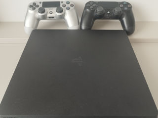 Vând PlayStation 4 slim cu 2 Controllere(stare ideală) foto 3