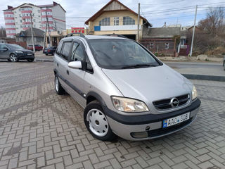 Opel Zafira foto 2