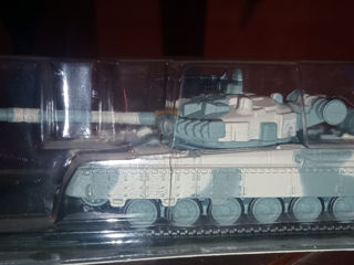 Коллекция моделей танков 19 штук