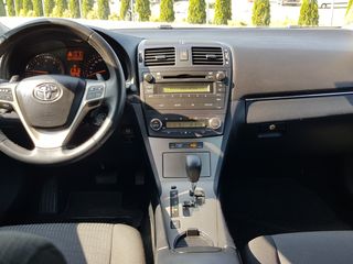 Toyota Avensis foto 6