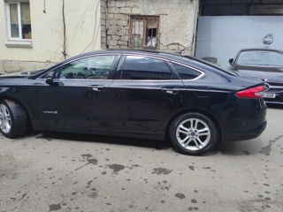 Ford Fusion foto 2