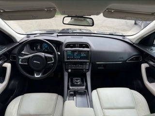 Jaguar F-PACE foto 8