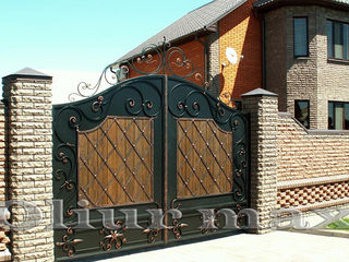 Козырьки, решётки, заборы,ворота,  металлические двери  дешево и качественно.