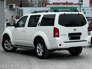 Nissan Pathfinder foto 5