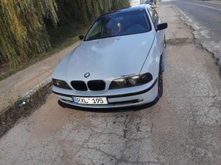 BMW 5 Series foto 10