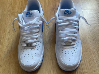 Nike Air Force 1 White and Blue foto 3