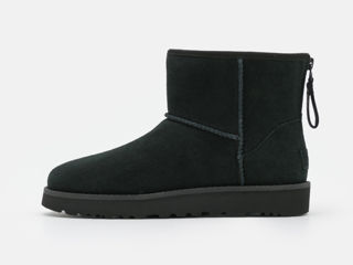 UGG Classic MINI LOGO ZIP noi, originale,mărimea 38. Negociabil foto 3