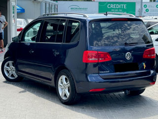 Volkswagen Touran foto 3