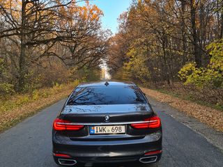 BMW 7 Series foto 10