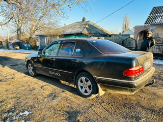 Mercedes E-Class foto 7