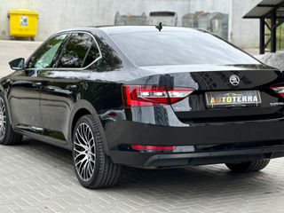 Skoda Superb foto 4