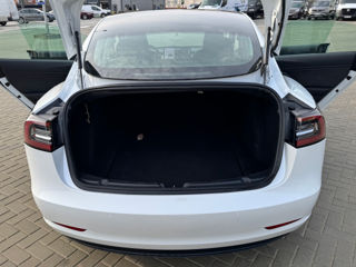 Tesla Model 3 foto 19