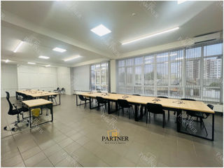 OFFICE/800 m2/Parking