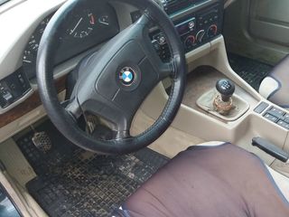 BMW 5 Series foto 4