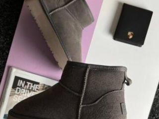 UGG în cutie  disponibile în stoc foto 3