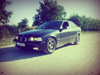 BMW 3 Series foto 2