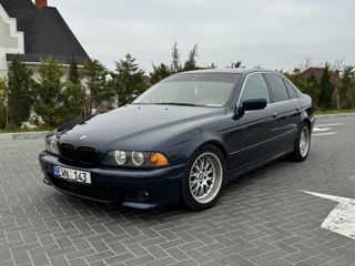 BMW 5 Series foto 2