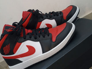 Vînd botine sport. Jordan 1Mid. 10/10. 1600 foto 2