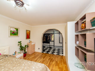 Apartament cu 3 camere, 98 m², Buiucani, Chișinău foto 7