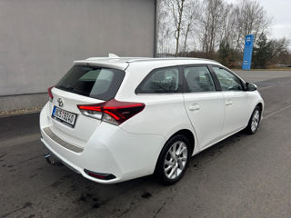 Toyota Auris foto 2