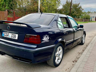 BMW 3 Series foto 5