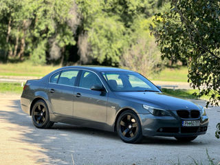 BMW 5 Series foto 1