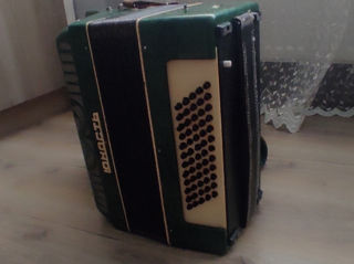 Vînd Acordeon model Юность