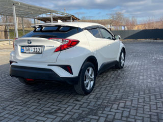 Toyota C-HR foto 2