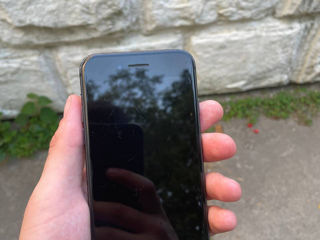 Iphone 8 , 1200 лей foto 2