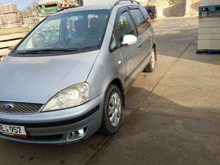 Ford Galaxy foto 2