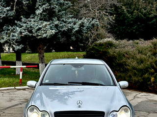 Mercedes C-Class foto 5