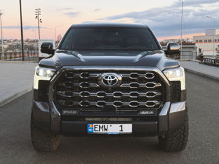 Toyota Tundra foto 2